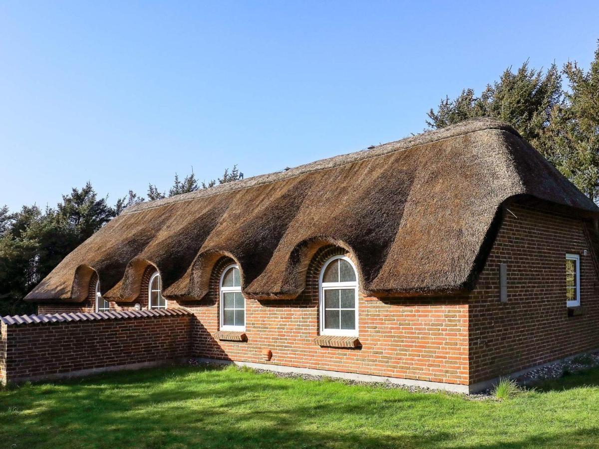 Three-Bedroom Holiday Home In Lokken 1 エクステリア 写真