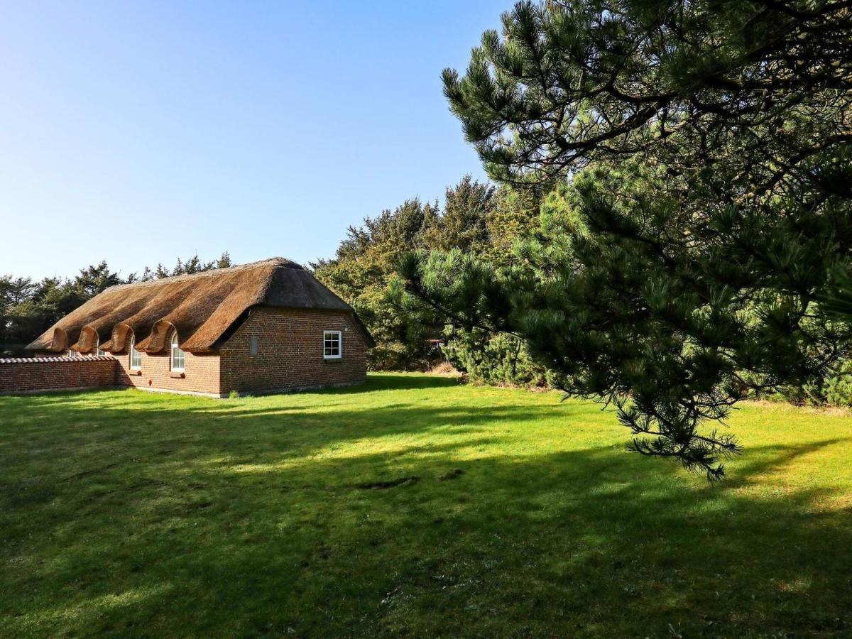 Three-Bedroom Holiday Home In Lokken 1 エクステリア 写真
