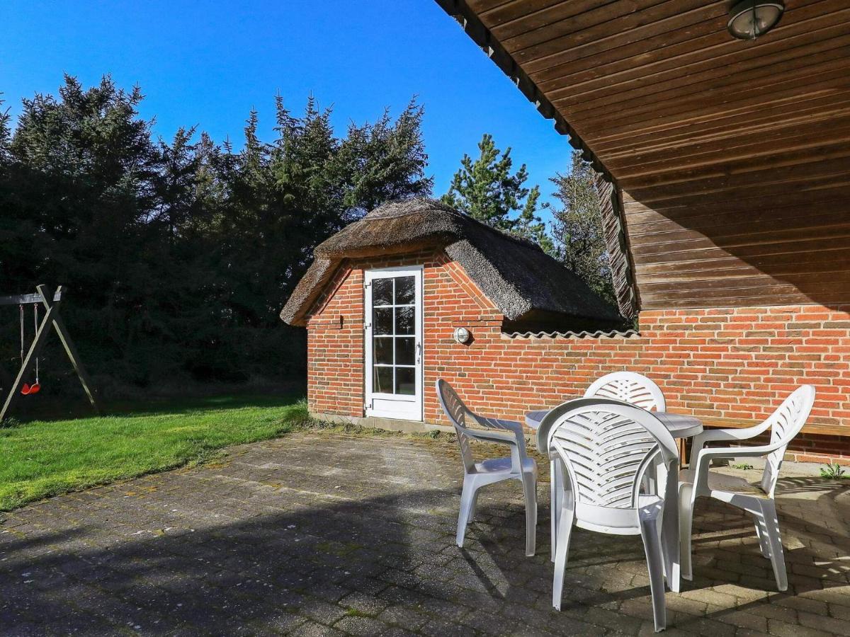 Three-Bedroom Holiday Home In Lokken 1 エクステリア 写真
